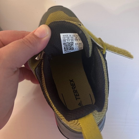 Boys Adidas Terrex Shoes - Picture 4 of 9